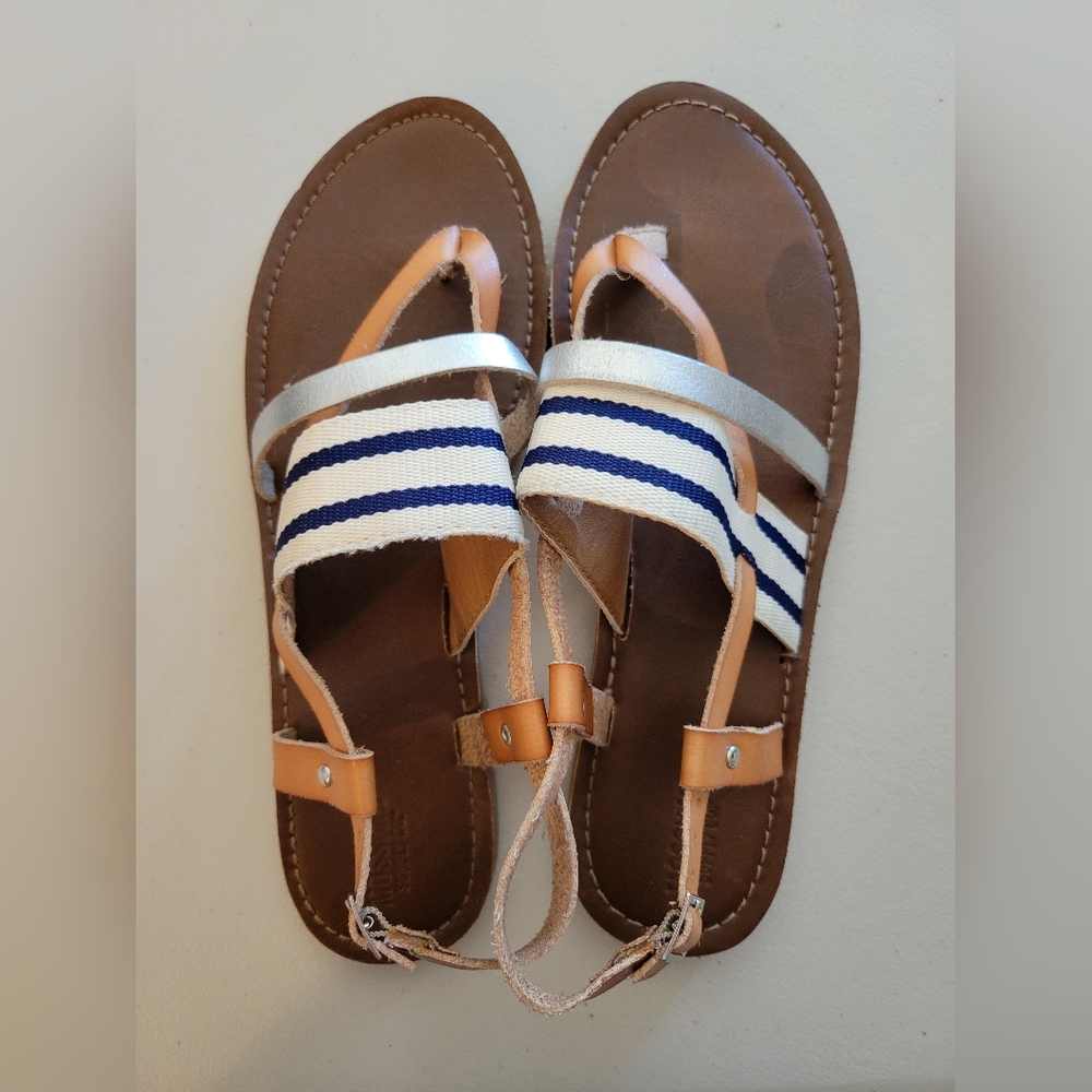 Women's Mossimo Brand  size 9 sandals